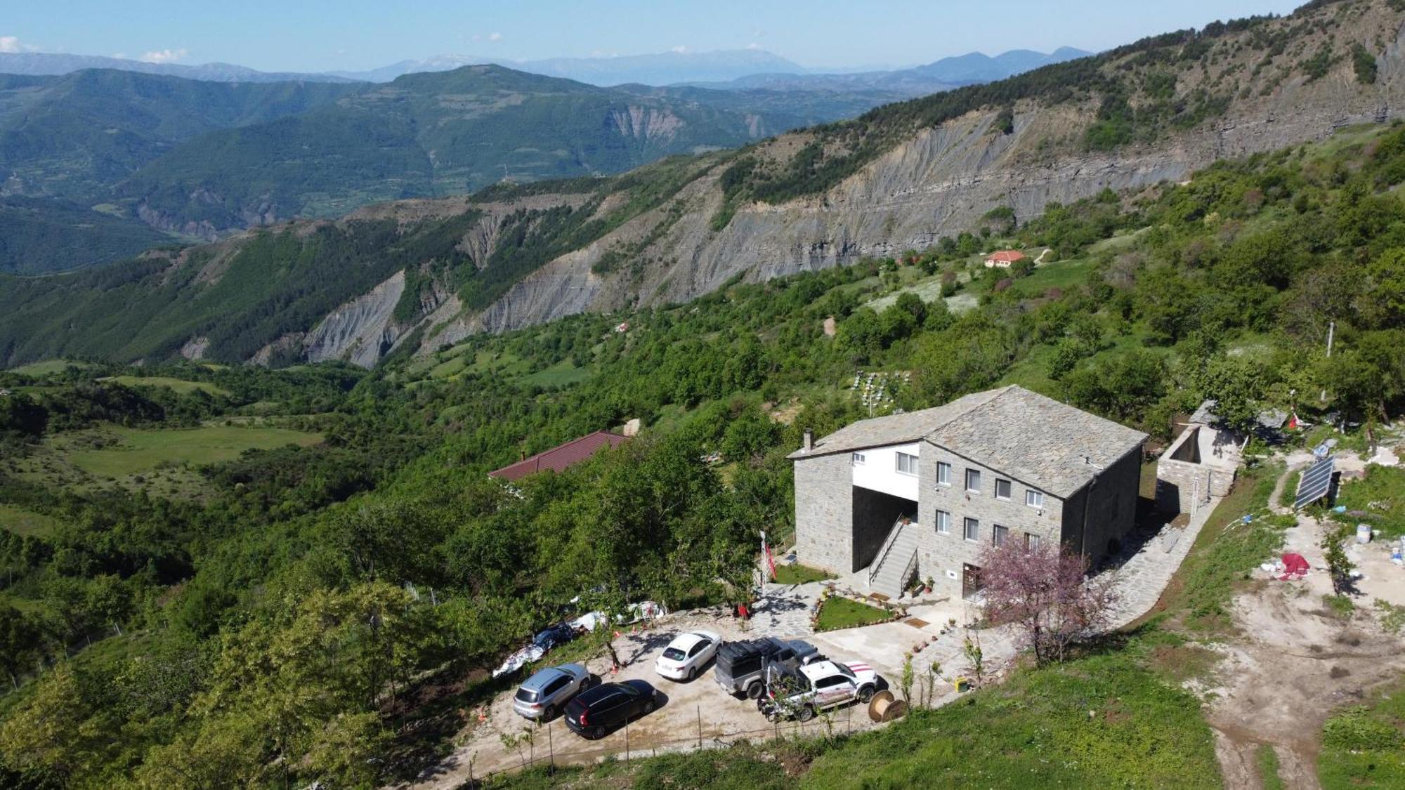 Xhaferri Guesthouse Corovode ภายนอก รูปภาพ